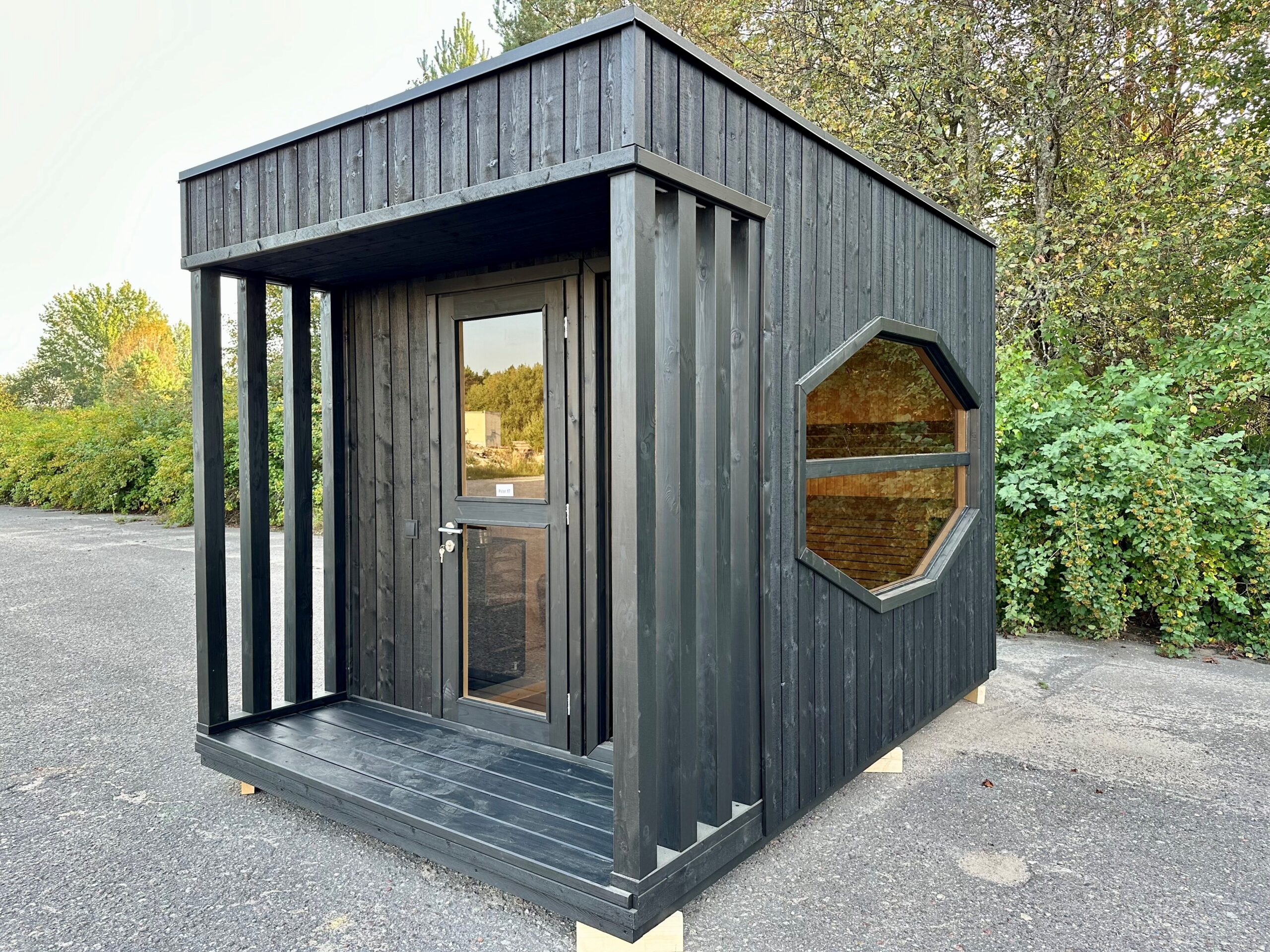 Moderno Mini mit Sechseckiges Fenster