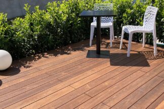 Terrassen-Set Esche Thermo Nut und Feder 24 m²